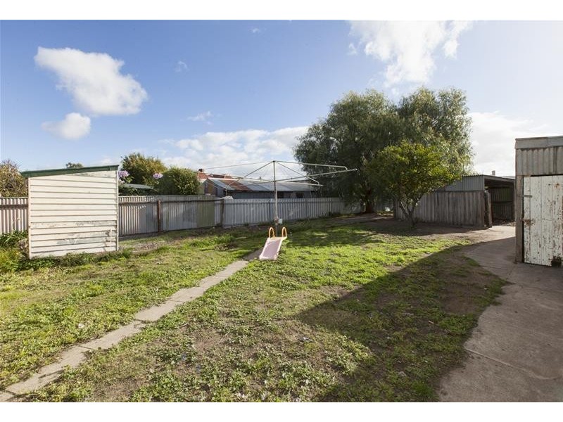 21 Campbell Street, Ararat VIC 3377