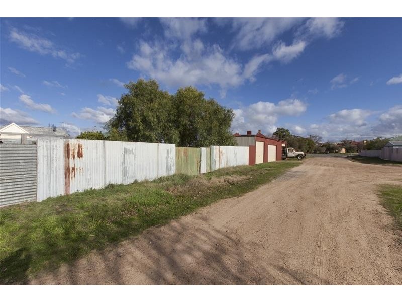 21 Campbell Street, Ararat VIC 3377