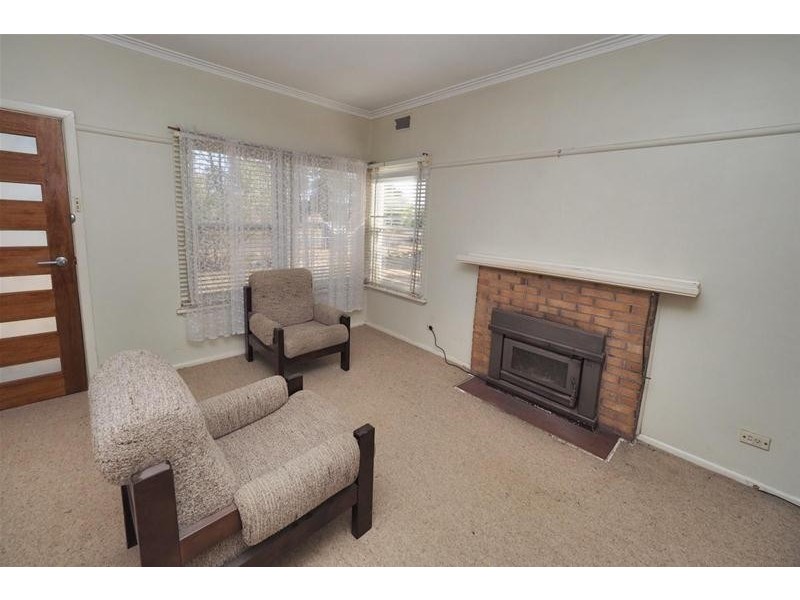 2074 Glenelg Highway, Lake Bolac VIC 3351