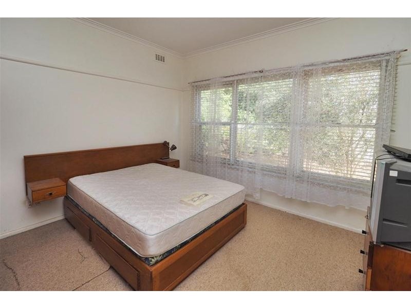 2074 Glenelg Highway, Lake Bolac VIC 3351