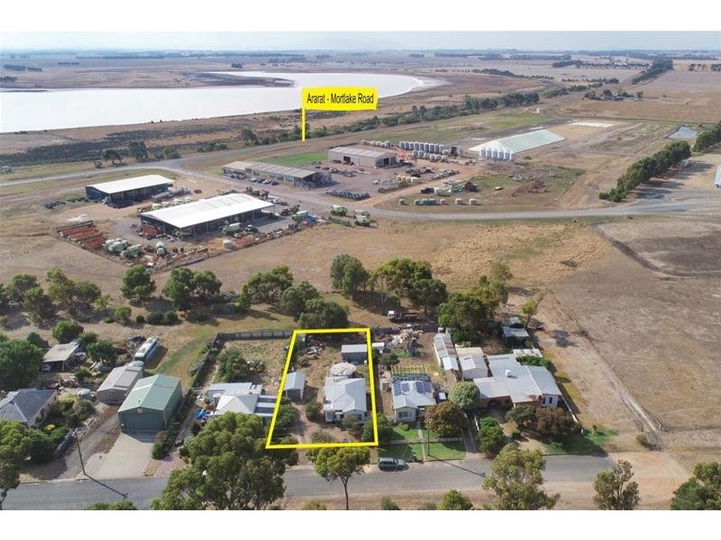 2074 Glenelg Highway, Lake Bolac VIC 3351