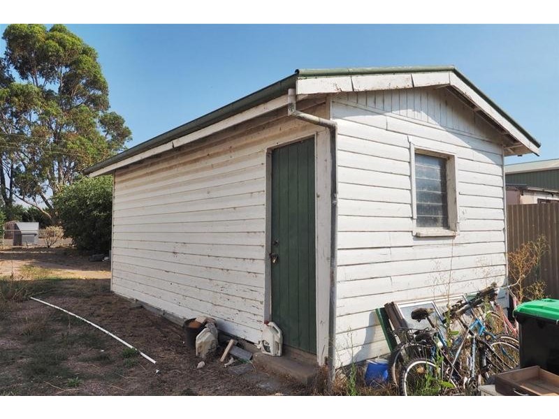 2074 Glenelg Highway, Lake Bolac VIC 3351