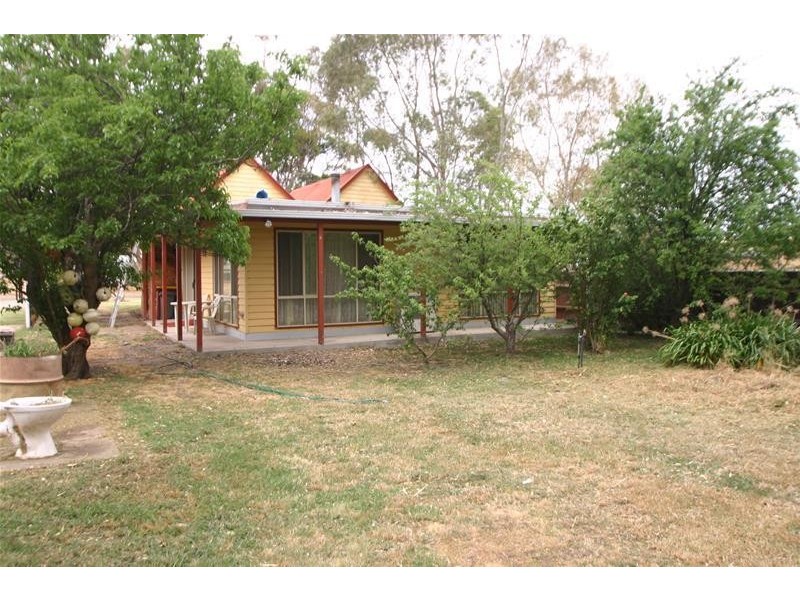 14 Henry Street, Glenthompson VIC 3293