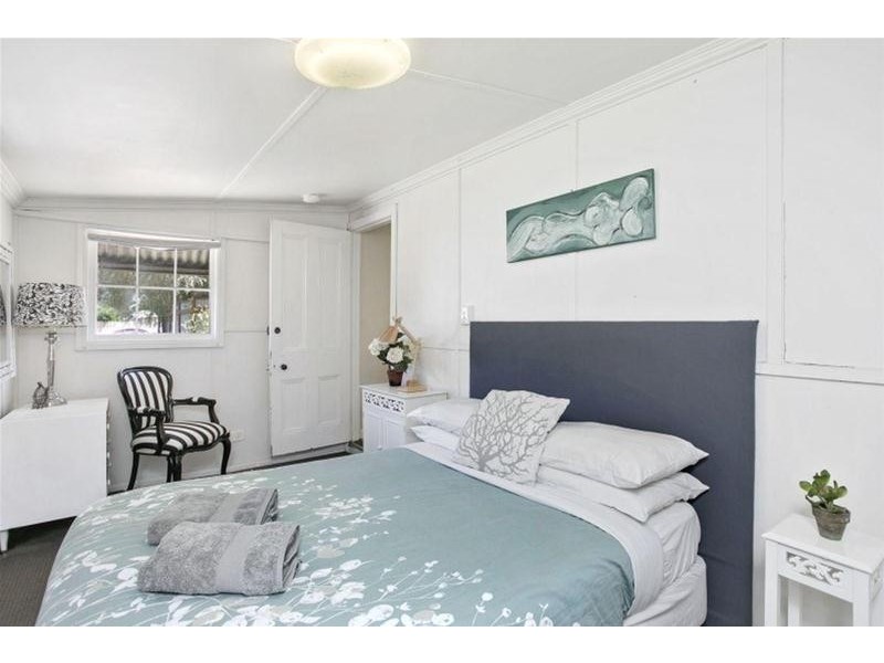 98 Main Street, Great Western VIC 3374