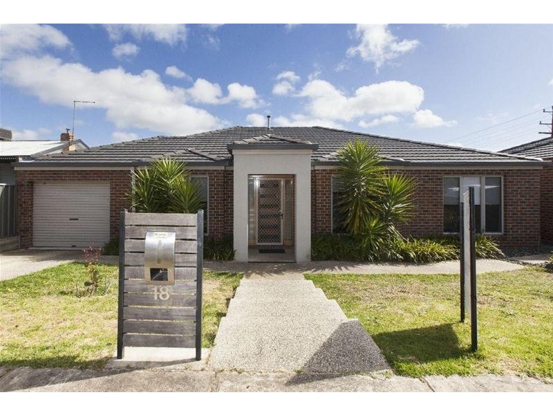 18 CLARKE Street, Ararat VIC 3377