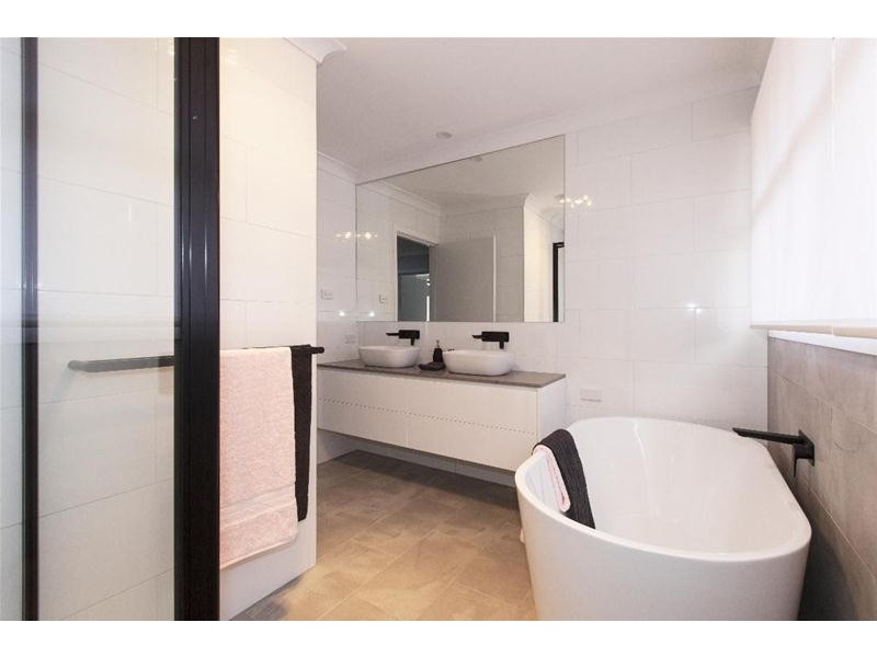 4 Lowe Street, Ararat VIC 3377