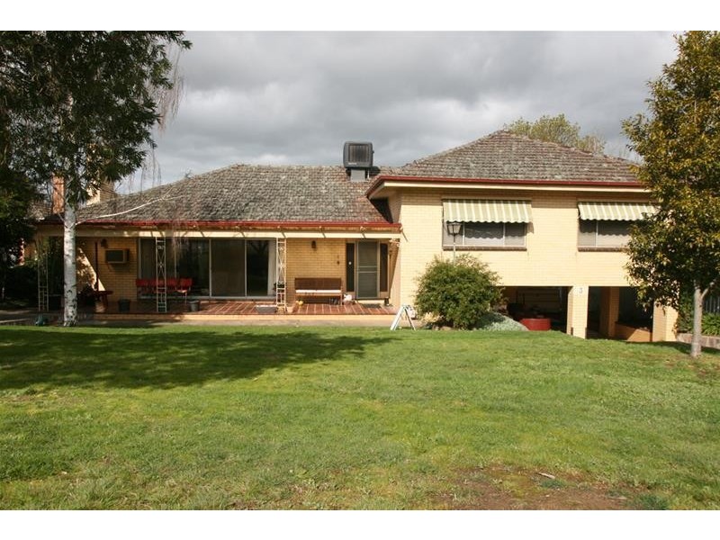 3 BREWSTER Road, Ararat VIC 3377