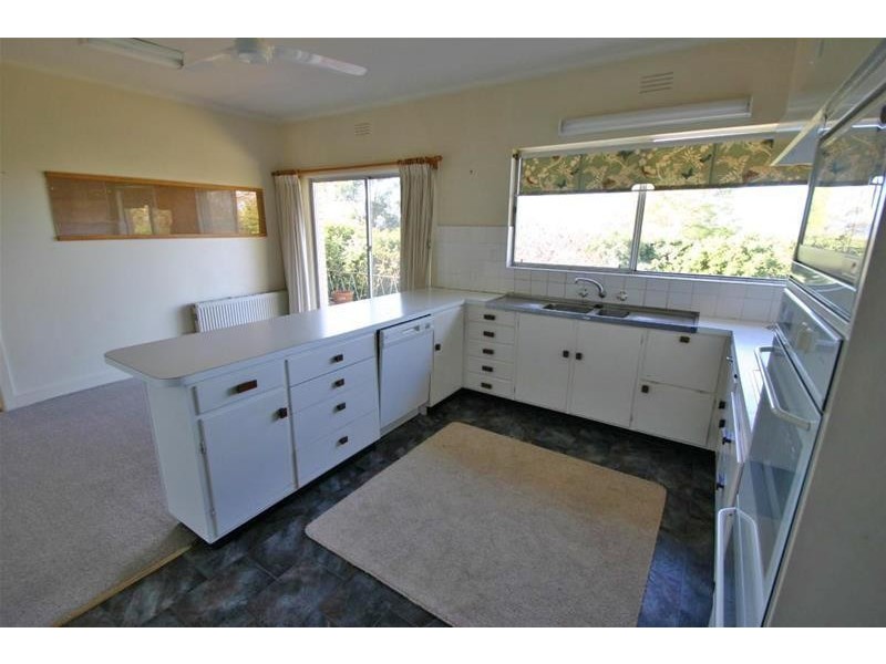 3 BREWSTER Road, Ararat VIC 3377