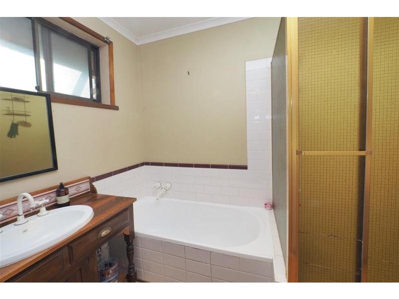 35 McLellan Street, Ararat VIC 3377