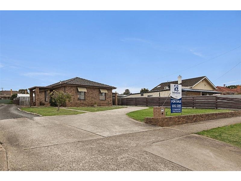 15 George Road, Ararat VIC 3377