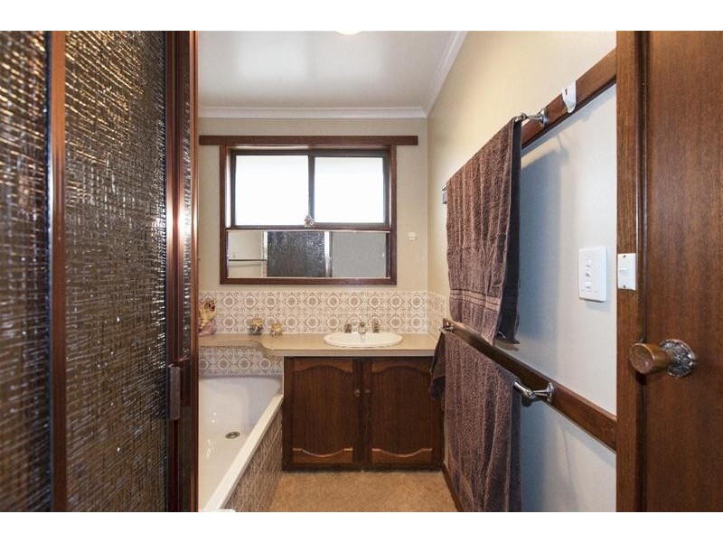 15 George Road, Ararat VIC 3377