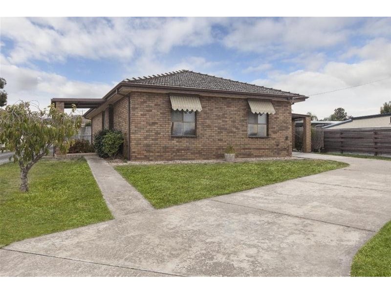 15 George Road, Ararat VIC 3377