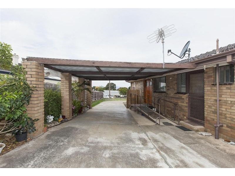 15 George Road, Ararat VIC 3377