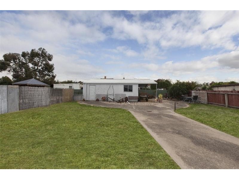 15 George Road, Ararat VIC 3377