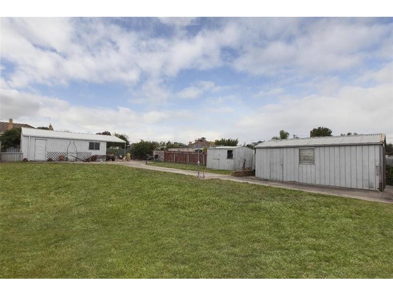 15 George Road, Ararat VIC 3377