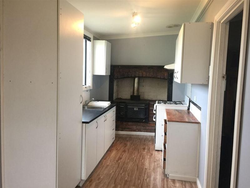 19 HIGH Street, Beaufort VIC 3373