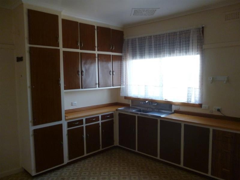 6 MONTGOMERY Street, Ararat VIC 3377