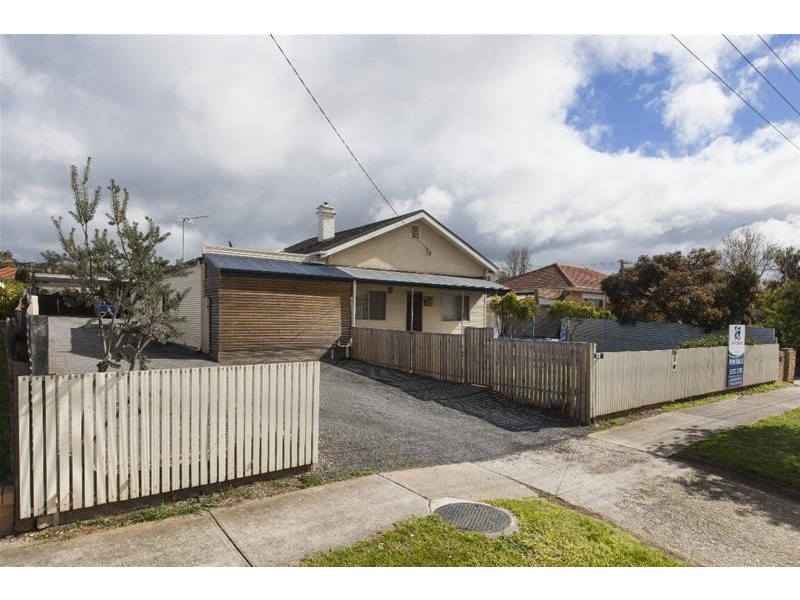 17 George Road, Ararat VIC 3377