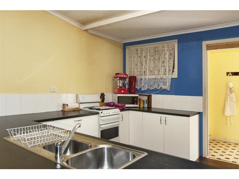 17 George Road, Ararat VIC 3377