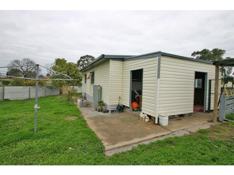 64 Queen Street, Ararat VIC 3377