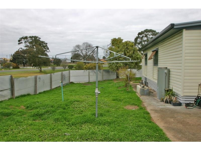 64 Queen Street, Ararat VIC 3377