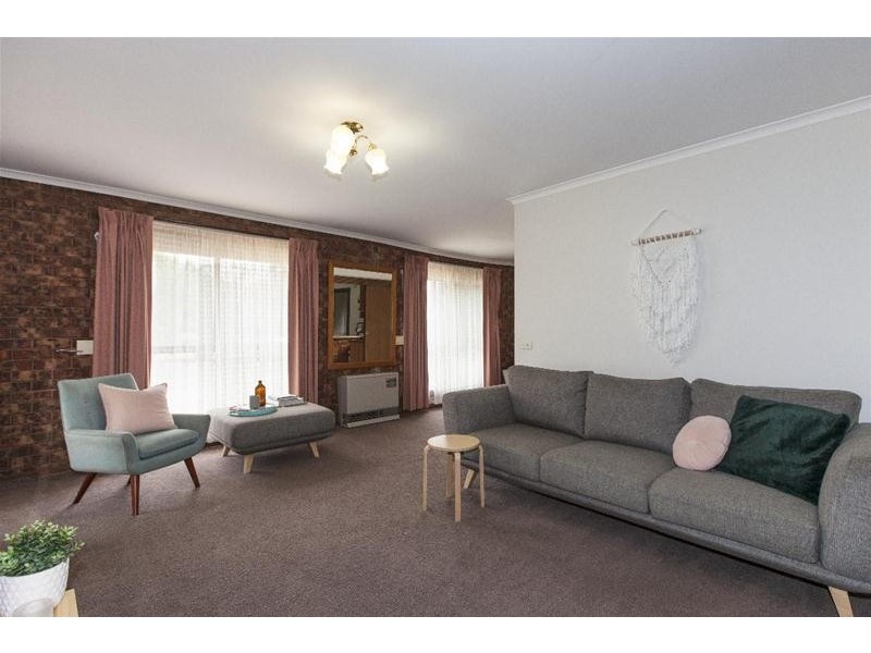 14 Ellerker Avenue, Ararat VIC 3377