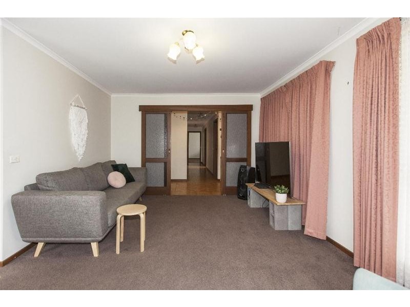 14 Ellerker Avenue, Ararat VIC 3377