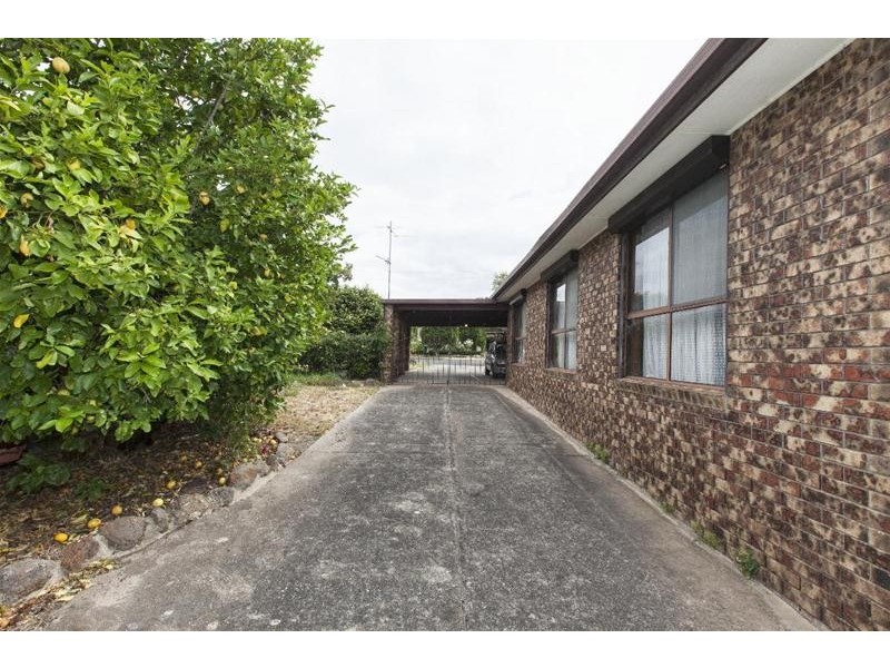 14 Ellerker Avenue, Ararat VIC 3377