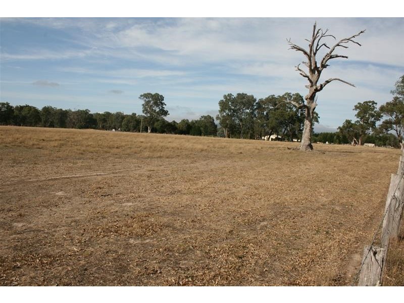 Cnr Ethels Court & Pyrnenees Highway, Amphitheatre VIC 3468