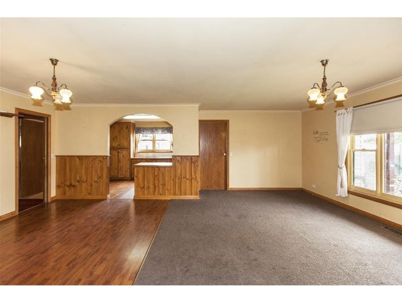 34 Carey Street, Ararat VIC 3377