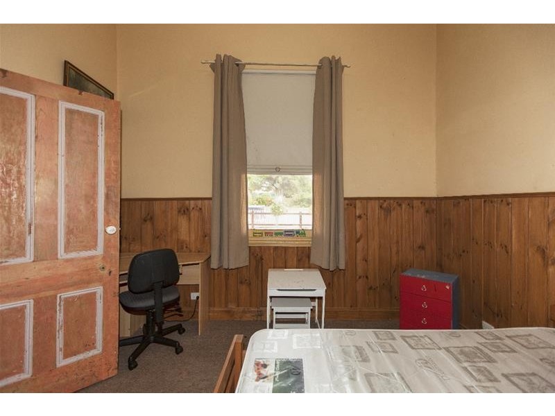 34 Carey Street, Ararat VIC 3377