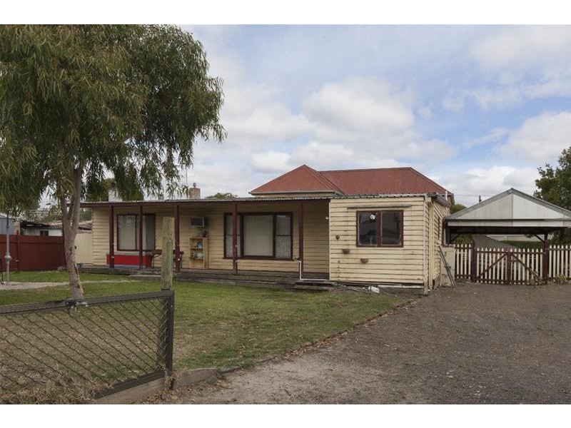 34 Carey Street, Ararat VIC 3377