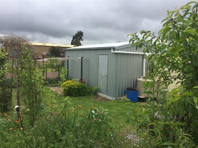 19 HIGH Street, Beaufort VIC 3373