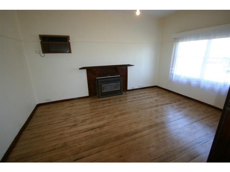 17 FLATTELY Street, Ararat VIC 3377