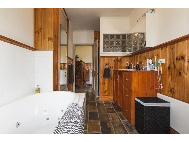 13 QUEEN Street, Ararat VIC 3377