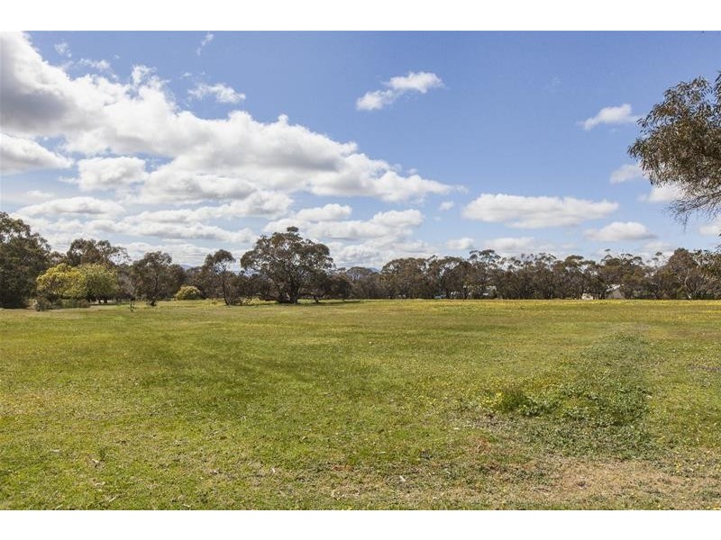 69 Picnic Road, Ararat VIC 3377