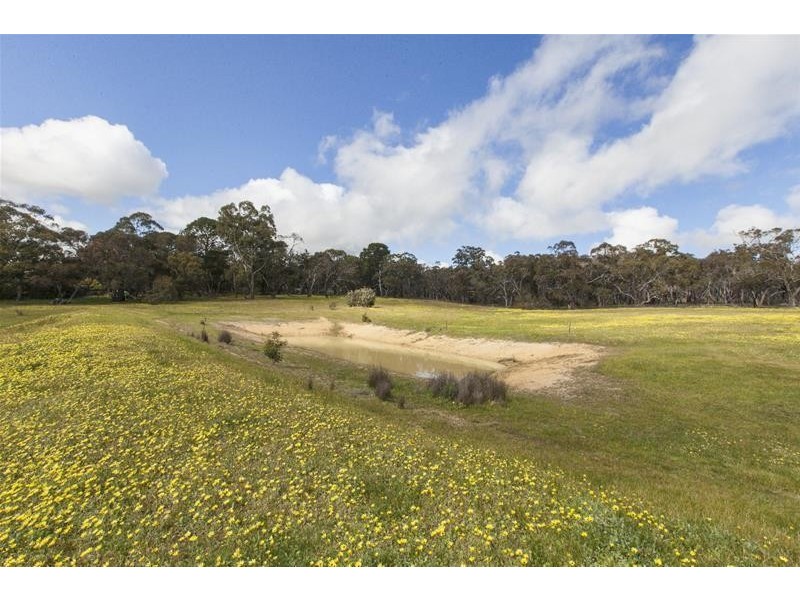 69 Picnic Road, Ararat VIC 3377