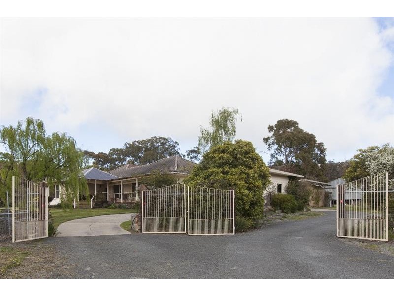 69 Picnic Road, Ararat VIC 3377