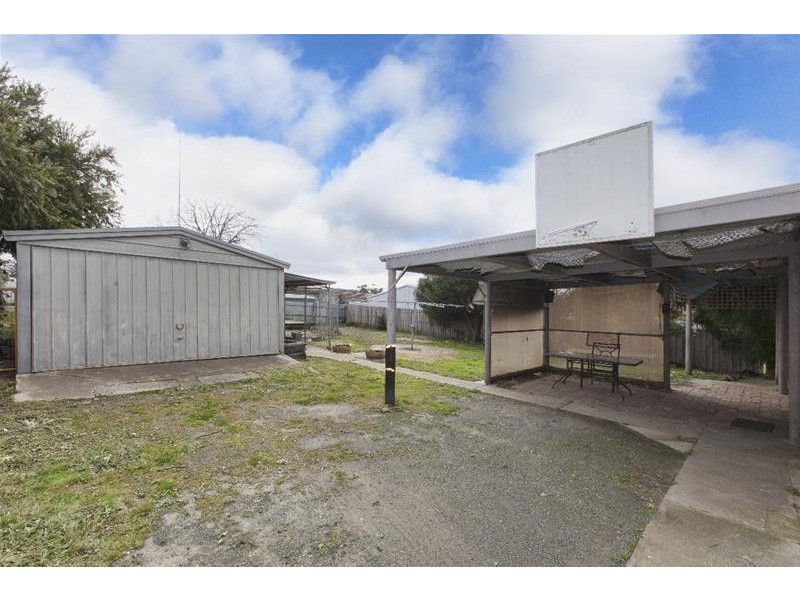 15 Neylan Street, Ararat VIC 3377