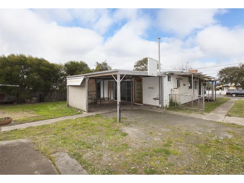 15 Neylan Street, Ararat VIC 3377