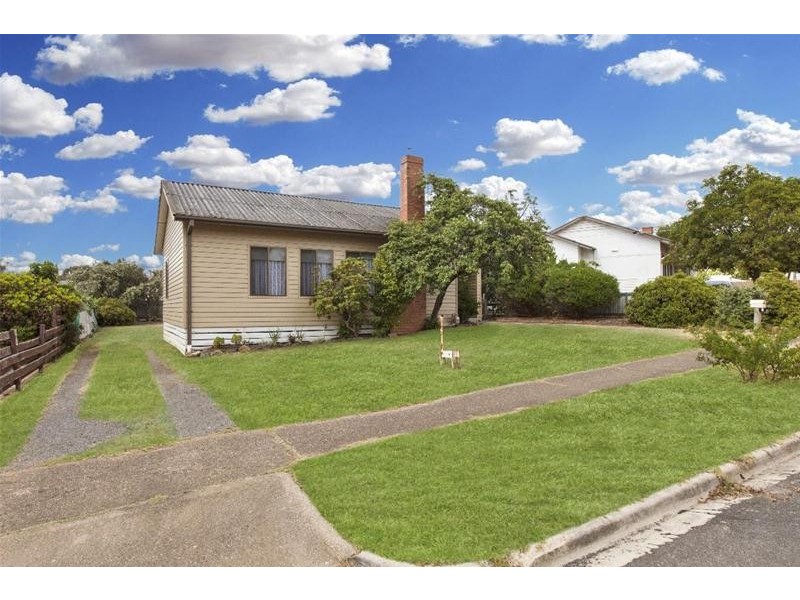 8 WILMOT Street, Ararat VIC 3377