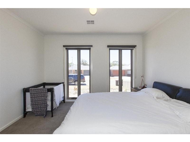 5 DOMAIN Circuit, Ararat VIC 3377