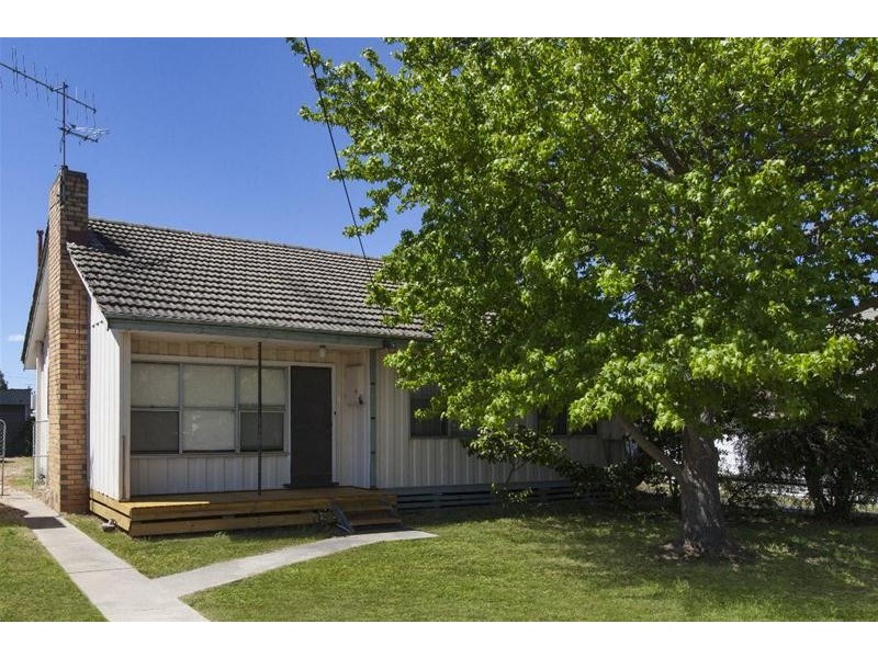 19 Marx Crescent, Ararat VIC 3377