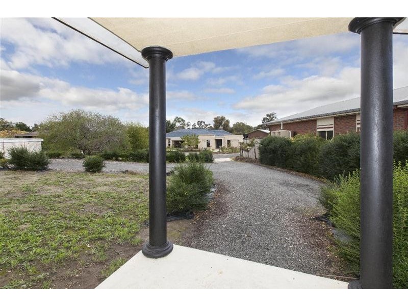 8 Scherger Crescent, Ararat VIC 3377