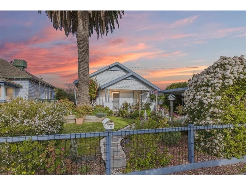 18 Vincent Street, Ararat VIC 3377