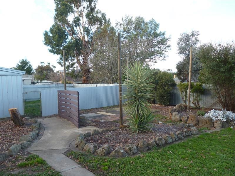 15 FLATTELY Street, Ararat VIC 3377