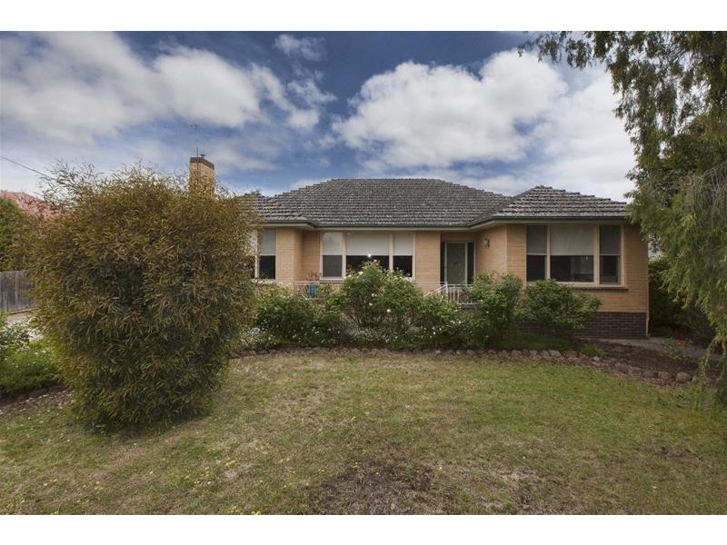 75 Banfield Street, Ararat VIC 3377