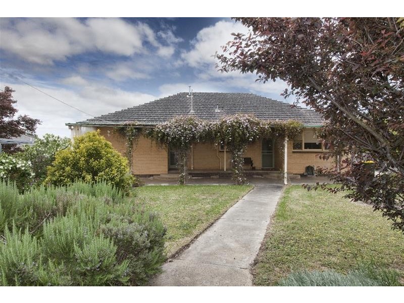 75 Banfield Street, Ararat VIC 3377