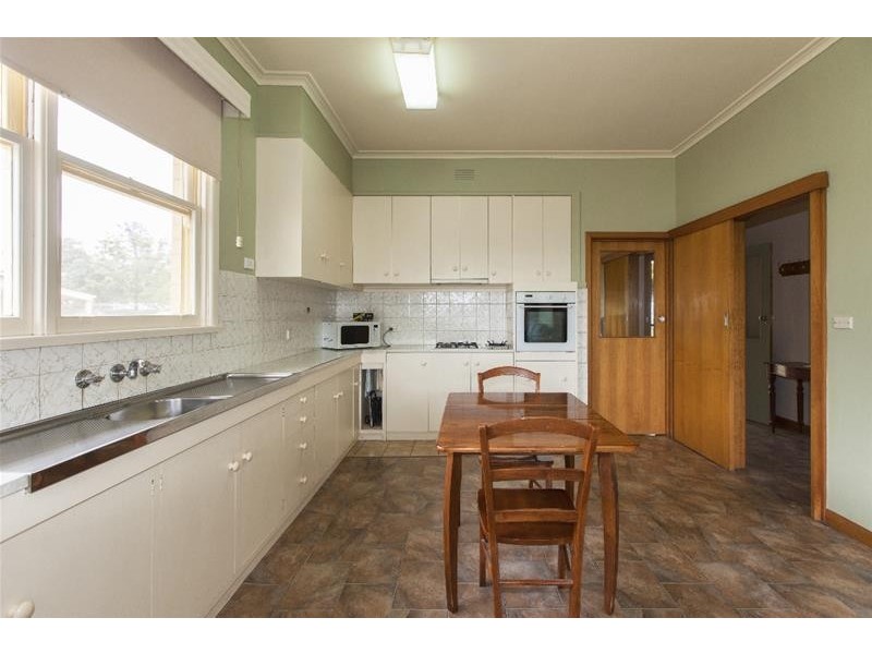 75 Banfield Street, Ararat VIC 3377