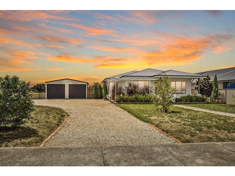 11 Moonlight Street, Stawell VIC 3380